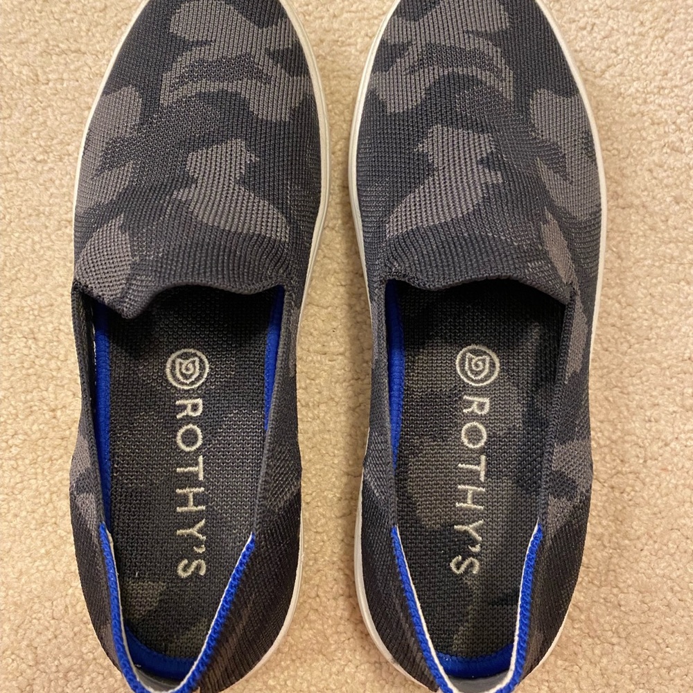 Like New- Rothy’s Slip On Sneakers